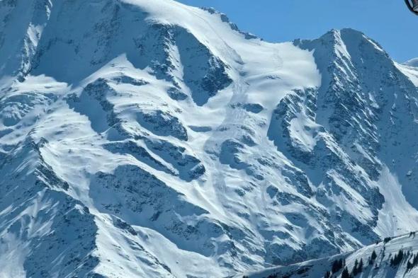 مقتل 3 متزلجين في جبال الألب الفرنسية
