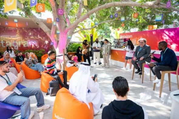 ورش
      عمل
      للارتقاء
      بالسرد
      القصصي
      وتحقيق
      الدخل