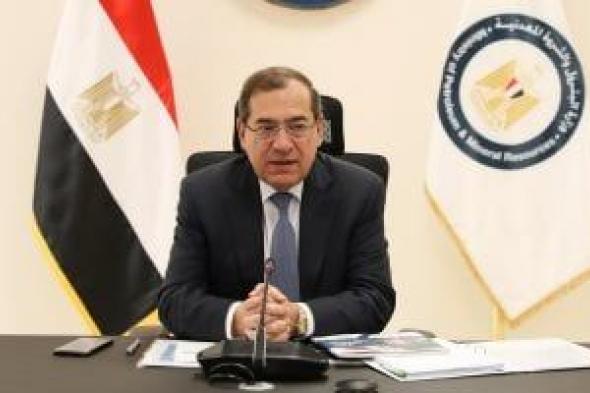 النائب
طارق
الملا
يؤدي
اليمين
الدستورية
في
أولى
جلسات
النواب