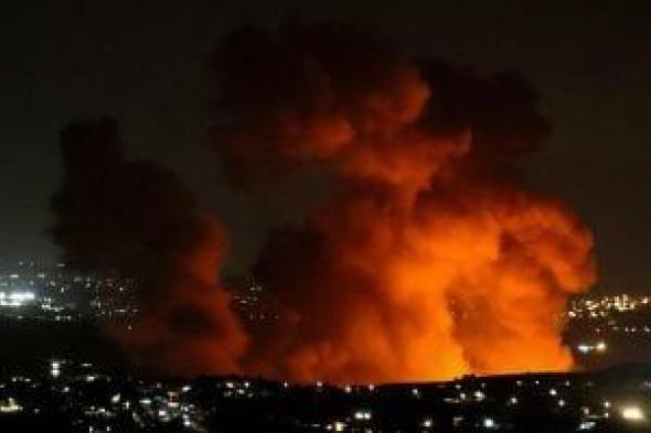 الجيش
الإسرائيلى
يقصف
موقعًا
تحت
الأرض
فى
جنوب
لبنان