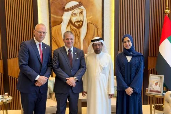 علي
      النعيمي
      يلتقي
      وزير
      التعليم
      في
      إسرائيل