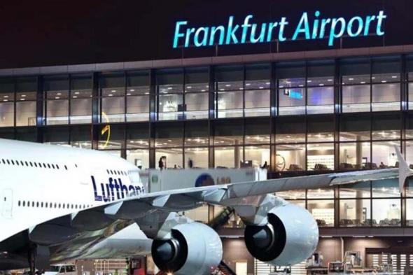 بسبب الطقس الشتوي.. إلغاء عشرات الرحلات في مطار فرانكفورت