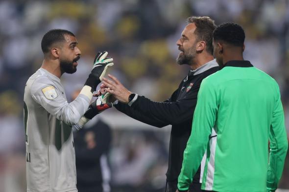 المقبالي يوضح تفاصيل أزمته مع مدربه سوزا خلال مباراة شباب الأهلي والوصل