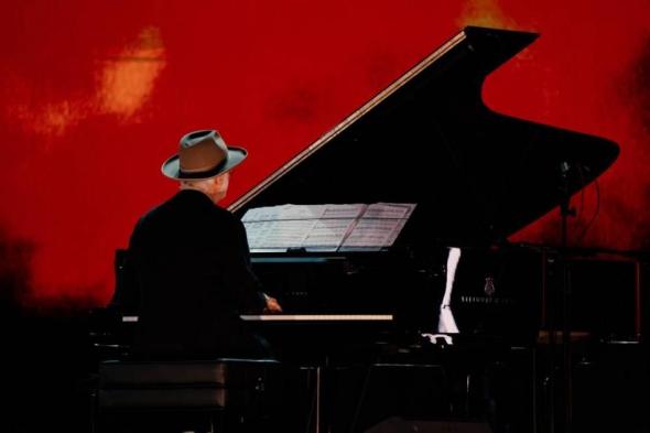 لودوفيكو
      إناودي
      يمزج
      الموسيقى
      الكلاسيكية
      والمعاصرة
      في
      «ليالي
      السعديات»