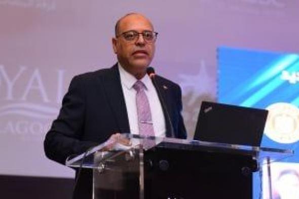 وزير
العمل
يعتمد
3
ملايين
و135
ألف
جنيه
لرعاية
العمالة
غير
المنتظمة