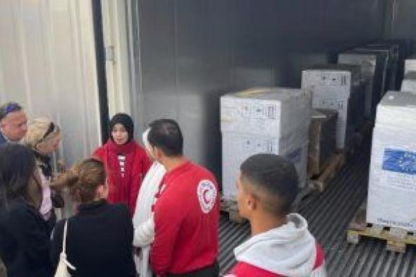 محافظ
شمال
سيناء
يرافق
وفد
السفارة
البريطانية
لتفقد
مخازن
الهلال
الأحمر
المصرى