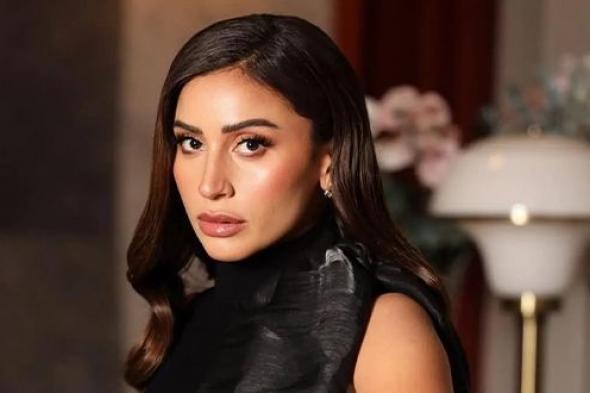 دينا
الشربيني
تحتفل
بنجاح
“لا
ترد
ولا
تستبدل”
برسالة
مؤثرة