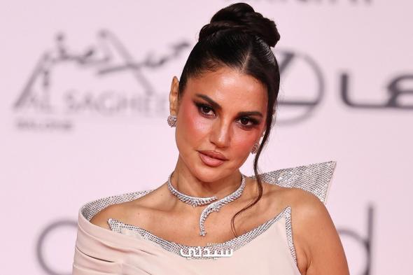 صيحات
جمالية
للمكياج
والشعر
مستوحاة
من
أسلوب
درة
زروق