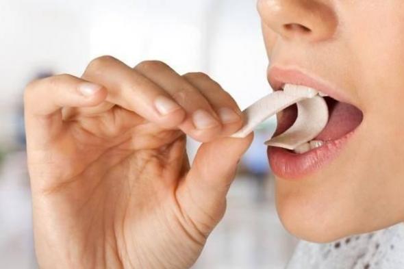 مضغ
      العلكة..
      فوائد
      صحية
      لا
      تتوقعها