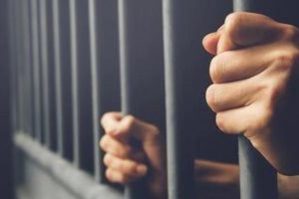 إحالة
أوراق
عشيقين
للمفتي
لاتهامهما
بقتل
الزوج
بسلاح
أبيض
في
سوهاج