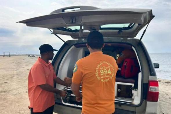 حرس
الحدود
ينقذ
مواطنًا
من
الغرق
أثناء
ممارسة
السباحة
بجازان