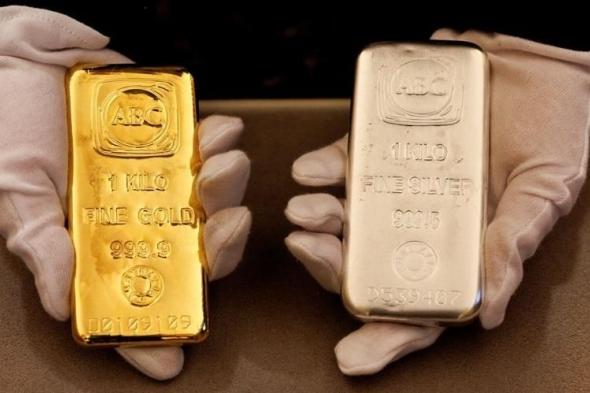 الذهب
      دون
      4600..
      والفضة
      تهبط
      من
      قمّة
      86
      دولاراً