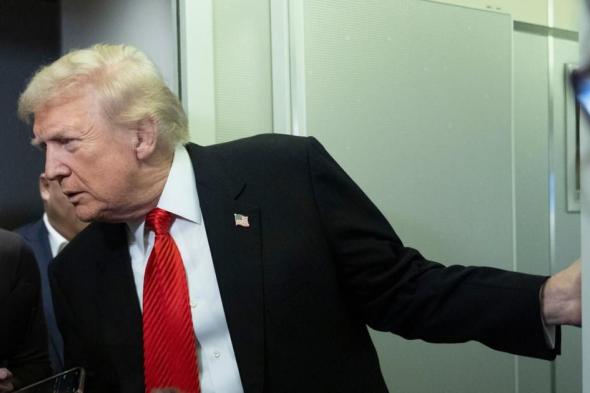 ترامب
      يحذّر
      من
      تعويضات
      تجارية
      «يستحيل
      سدادها»