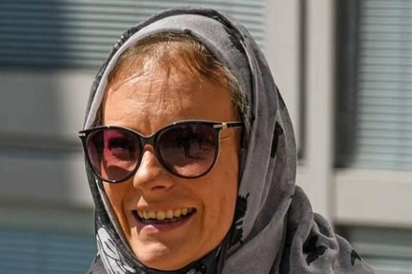 باحثة
      في
      علم
      الجريمة..
      لصة
      متاجر