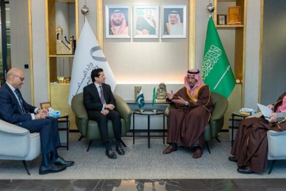 «الخريف»
    يلتقي
    عددًا
    من
    الوزراء
    المشاركين
    في
    مؤتمر
    التعدين
    الدولي