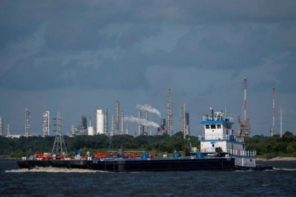 مكاسب
      النفط
      9%
      في
      4
      جلسات..
      وبرنت
      يتماسك
      فوق
      65
      دولاراً