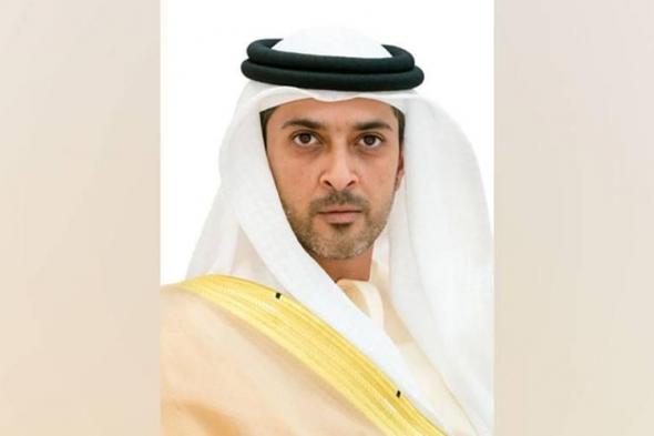 عبدالعزيز
      بن
      حميد:
      الأداء
      المتنامي
      للعقارات
      يعكس
      قوة
      سوق
      عجمان