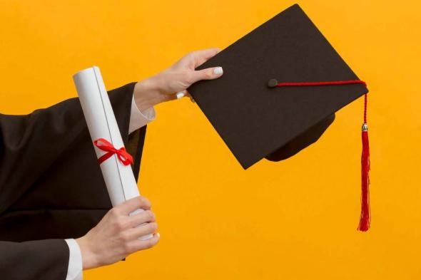 "التعليم العالي" تعترف تلقائياً بالشهادات الصادرة عن 34 جامعة بالدولة