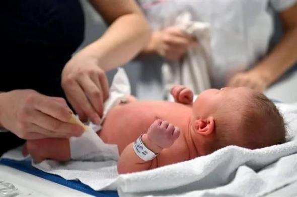 عدد
      الوفيات
      يفوق
      المواليد
      في
      فرنسا
      لأول
      مرة
      منذ
      الحرب
      العالمية
      الثانية