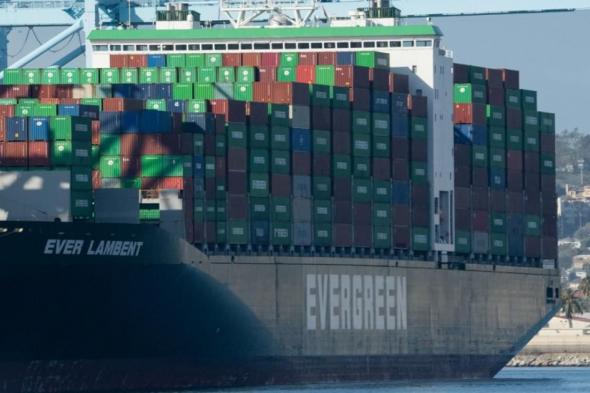 أمريكا
      تسجل
      عجزاً
      قياسياً
      في
      ديسمبر..
      145
      مليار
      دولار
      بزيادة
      67%