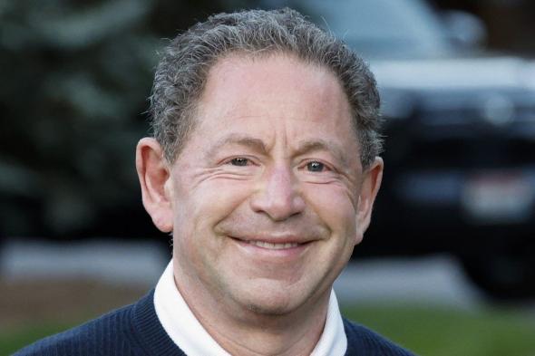 بوبي
كوتيك
يُصرح
بأن
تراجع
أداء
Activision
وCall
of
Duty
يبرر
بيع
الشركة
إلى
Microsoft