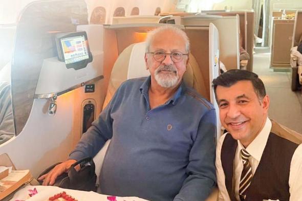 طيران الإمارات تحتفي بنوابغ العرب وتكرّمهم أثناء رحلاتهم على متنها