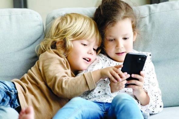 فرنسا
      تدرس
      حظر
      منصات
      التواصل
      على
      الأطفال