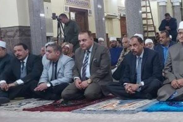 محافظ
سوهاج
يشهد
الاحتفال
بذكرى
الإسراء
والمعراج
بمسجد
العارف