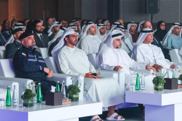 أحمد
      الزعابي:
      اقتصاد
      اليوم
      يُبنى
      على
      الثقة
      قبل
      الأرقام