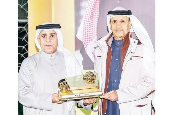 اتحاد
      السلة
      يحتفي
      برئاسة
      إسماعيل
      القرقاوي
      الفخرية