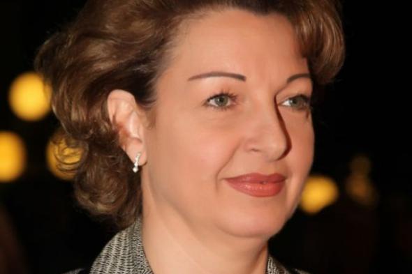 نادين خوري تكشف سر رفضها التجميل وتتحدث عن صداقات الوسط الفني