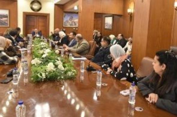 محافظ
بورسعيد
يقود
خطة
تحويل
«الفرما»
إلى
قبلة
للسياحة
الدينية