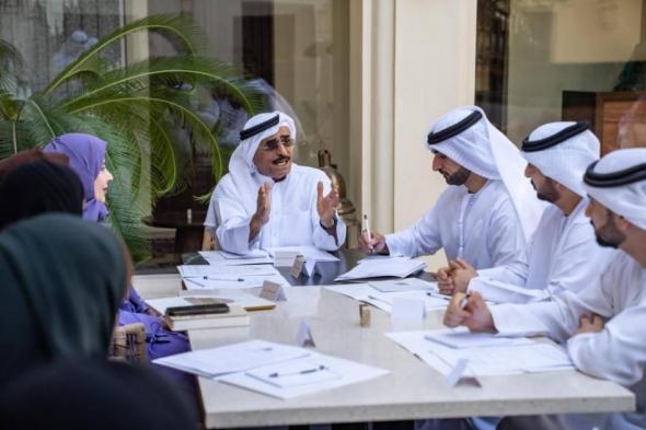 بلحيف
      النعيمي:
      تعزيز
      العمل
      المؤسسي
      وترسيخ
      مبادئ
      الشفافية
      وتكامل
      السلطات