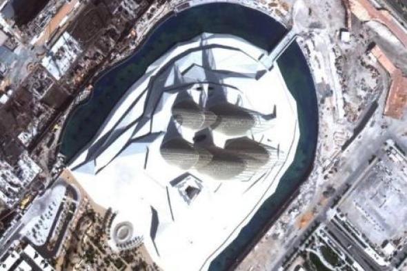 عدسة
      «محمد
      بن
      زايد
      سات»
      ترصد
      4
      معالم
      بارزة
      في
      الدولة