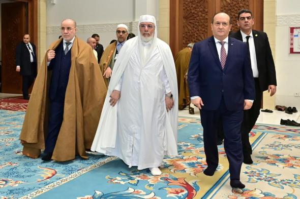 الوزير
الأوّل
يشرف
على
حفل
اختتام
المسابقة
الدولية
لجائزة
الجزائر
لحفظ
القرآن
الكريم
وتجويده