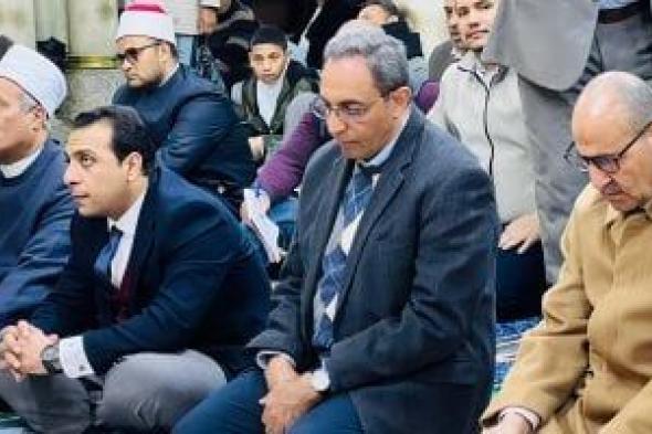 محافظ
قنا
يشهد
احتفالية
الإسراء
والمعراج
بمسجد
سيدي
عبد
الرحيم
القنائي