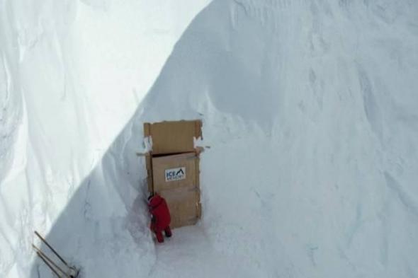 أول
      أرشيف
      في
      العالم
      لحماية
      عينات
      الجليد