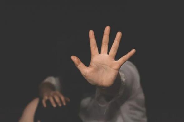 مصري جَوَّع ابنته الشابة حتى الموت .. لسبب غريب جداً