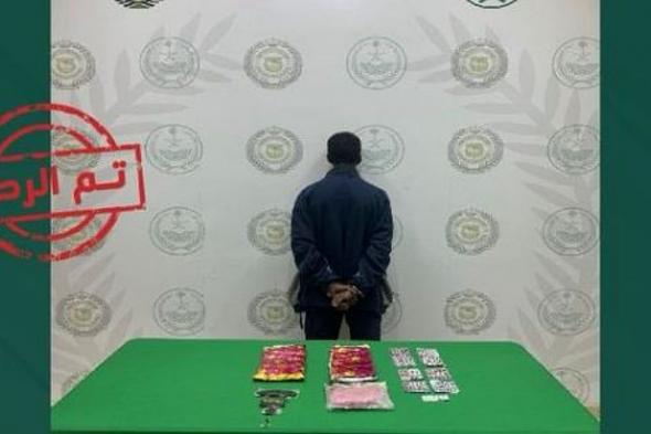 القبض
    على
    مواطنين
    بجازان
    والقصيم
    لترويجهما
    الإمفيتامين
    والحشيش