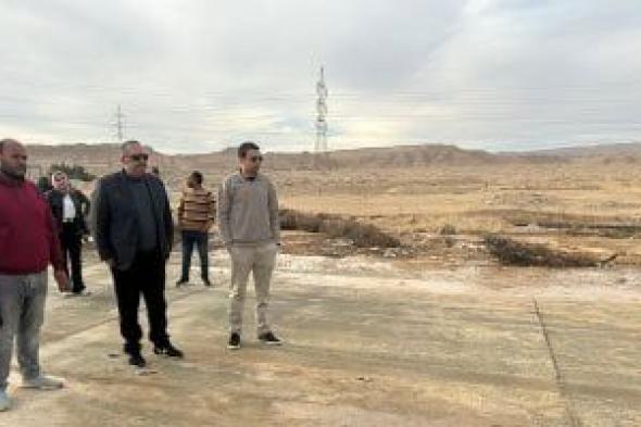 رئيس
مياه
القناة
يتابع
أعمال
الصيانة
لخط
طرد
رافع
مياه
السماد
500
مم
بالسويس