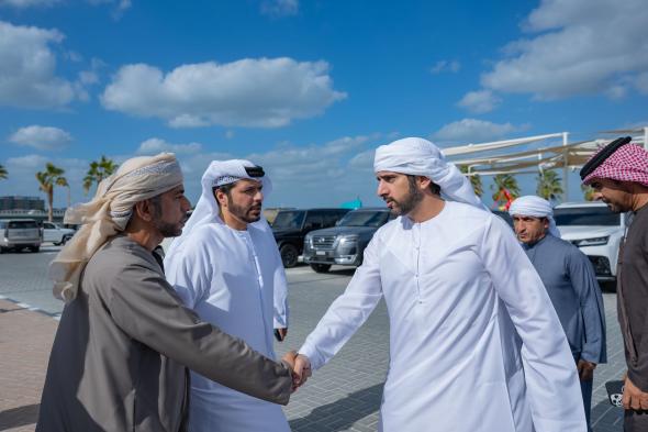 حمدان بن محمد يقدم واجب العزاء في وفاة علي سالم علي العديدي