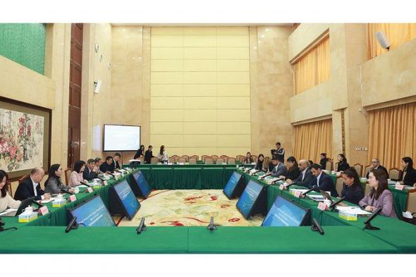 غرف دبي تبحث تعزيز التعاون مع 18 هيئة وجهة صينية