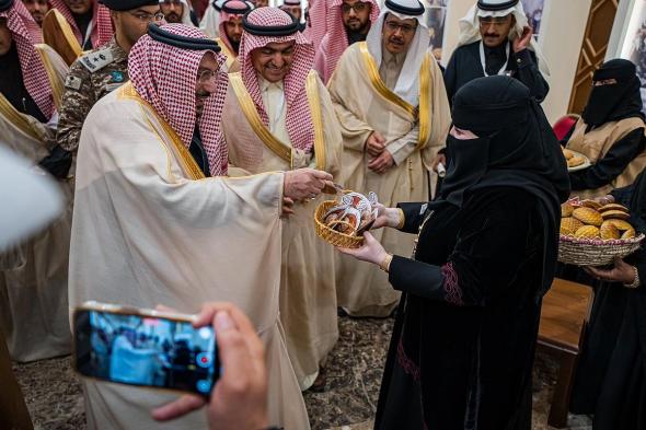 «صابونة
    الكليجا»..
    منتج
    طبيعي
    يجسّد
    التراث
    ويعكس
    نجاح
    الأسر
    المنتجة