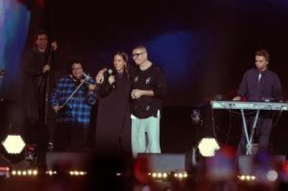 عمرو
دياب
يحيى
حفلا
غنائيا
ضخما
بالتجمع
الخامس
وابنته
جنا
تشاركه
الحفل