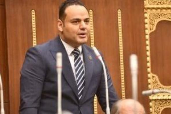 الحسينى
الليثى
ينتقد
عدم
وجود
آليات
لتطبيق
سياسات
التكيف
المناخى
فى
الصعيد