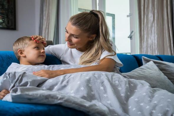 مصاب بالإنفلونزا في المنزل.. كيف تمنع انتشار العدوى بين بقية العائلة؟