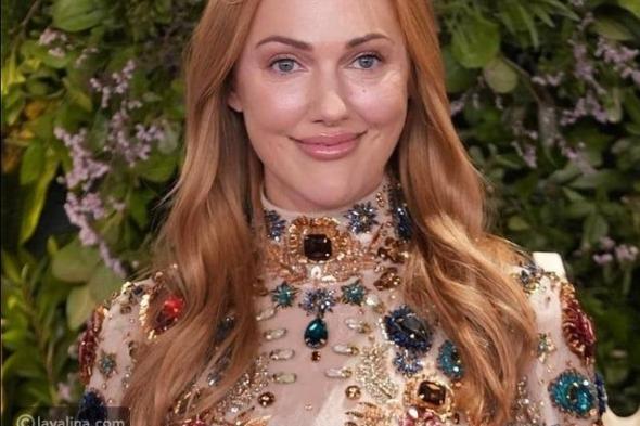 أناقة أسطورية: مريم أوزرلي تخطف الأضواء في جوي أوردز 2026