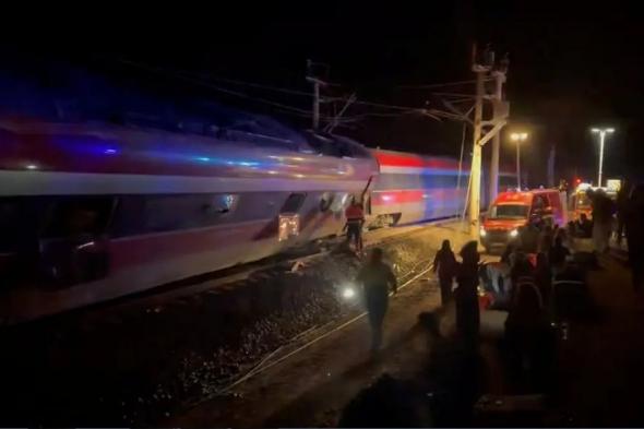 إسبانيا..
39
قتيلاً
وعشرات
الجرحى
في
تصادم
قطارين