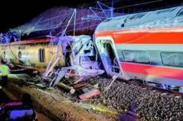 10
قتلى
على
الأقل
فى
تصادم
قطارين
فى
إسبانيا..
فيديو