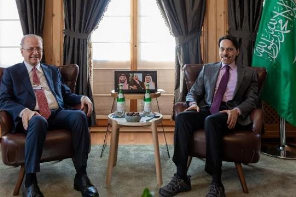 فيصل
بن
فرحان
يبحث
التطورات
بقطاع
غزة
مع
رئيس
مجلس
الوزراء
الفلسطيني